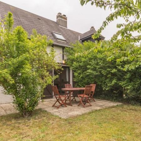 Nice House In A Residence With Swimming Pool Cabourg Eksteriør billede